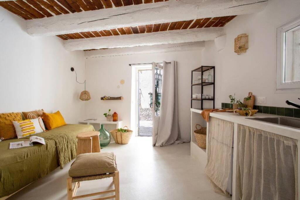 Vieil Antibes, Plage De Sable, Avec Parking Exterior photo